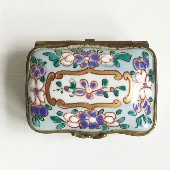 Vintage Porcelain Hand Painted Floral Trinket Needle Box Hinged Lid Cottage Core - Picture 4 of 7